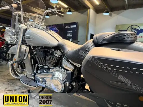 HARLEY-DAVIDSON-SOFTAIL HERITAGE CLASSIC 114-2024