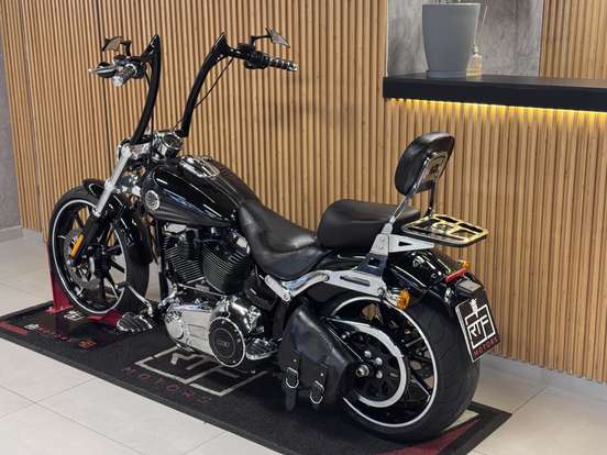 HARLEY-DAVIDSON-SOFTAIL BREAKOUT-2016