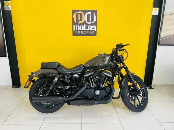 HARLEY-DAVIDSON SPORTSTER IRON 883 