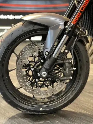 HONDA-CB 650R E-CLUTCH-2026