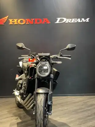 HONDA-CB 650R E-CLUTCH-2026