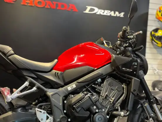 HONDA-CB 650R E-CLUTCH HONDA-CB 650R E-CLUTCH-2026