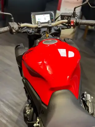 HONDA-CB 650R E-CLUTCH-2026