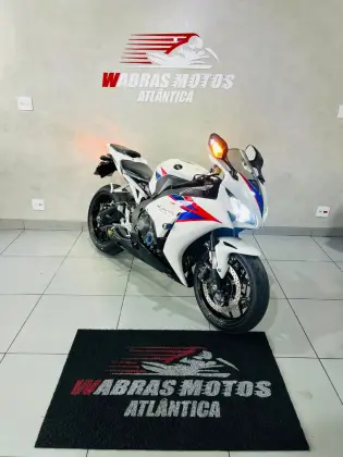 HONDA CBR 1000RR FIREBLADE 