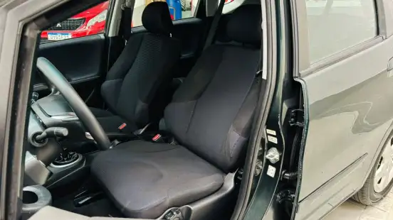 HONDA-FIT-2010