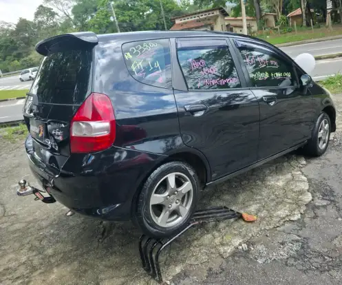 HONDA-FIT-2006