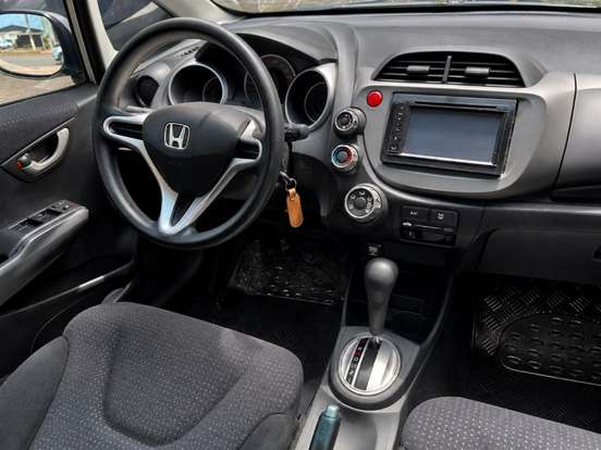 HONDA-FIT-2008