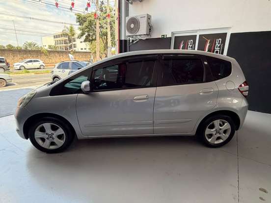 HONDA-FIT-2010