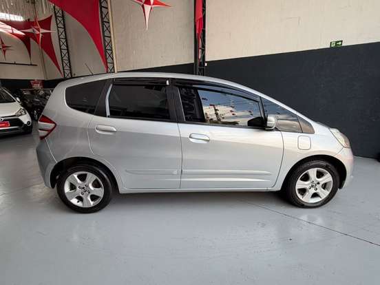 HONDA-FIT-2010