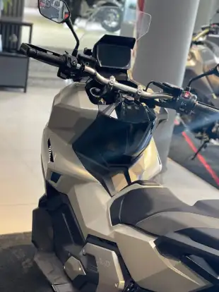 HONDA-X-ADV-2025