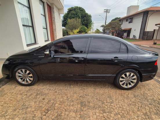 HONDA-CIVIC-2010