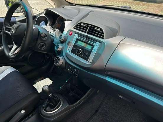 HONDA-FIT-2012
