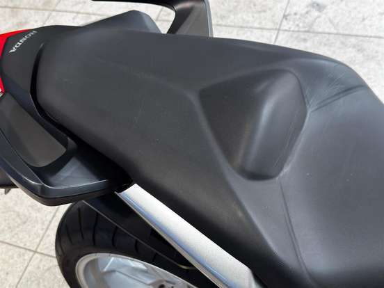 HONDA-VFR 1200F-2011