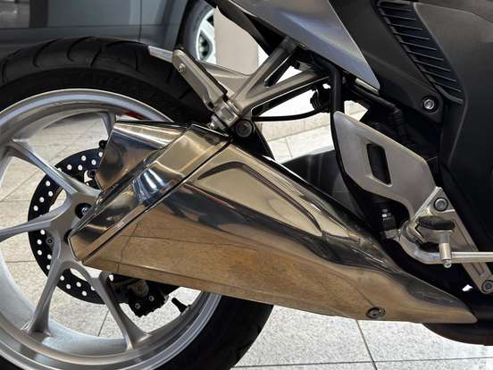 HONDA-VFR 1200F HONDA-VFR 1200F-2011