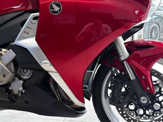 HONDA-VFR 1200F HONDA-VFR 1200F-2011