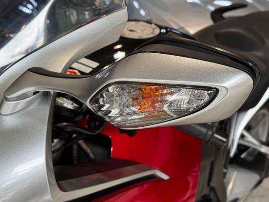 HONDA-VFR 1200F-2011
