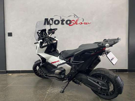 HONDA-X-ADV-2023