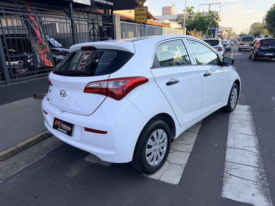 HYUNDAI-HB20-1.0 COMFORT 12V FLEX 4P MANUAL HYUNDAI-HB20-2017