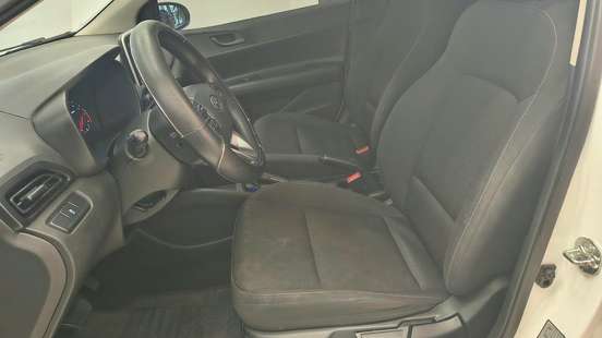 HYUNDAI-HB20-2023