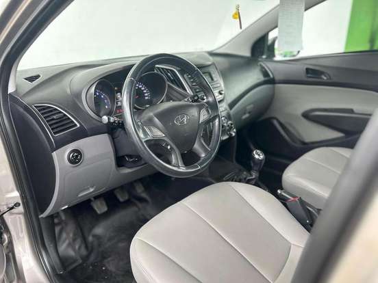 HYUNDAI-HB20-1.6 PREMIUM 16V FLEX 4P MANUAL HYUNDAI-HB20-2013
