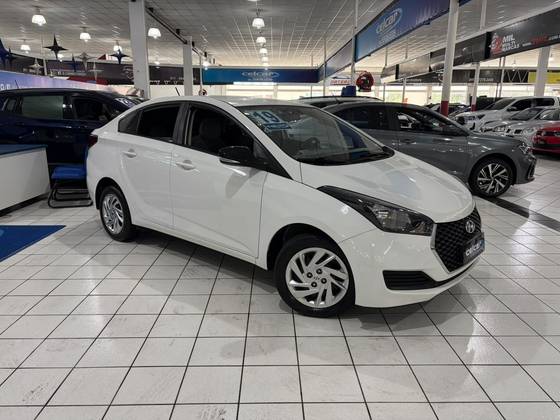 HYUNDAI HB20S 1.0 COMFORT PLUS 12V FLEX 4P MANUAL