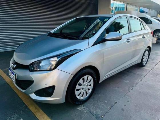 HYUNDAI HB20S 1.6 COMFORT PLUS 16V FLEX 4P AUTOMÁTICO