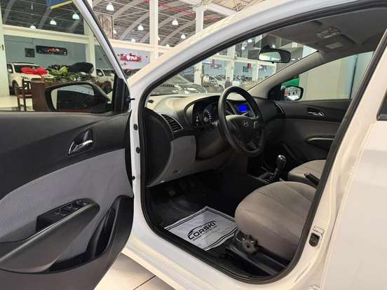 HYUNDAI-HB20S-2015