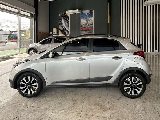 HYUNDAI-HB20X-1.6 16V PREMIUM FLEX 4P AUTOMÁTICO HYUNDAI-HB20X-2018