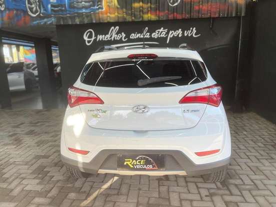HYUNDAI-HB20X-2015