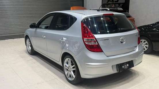 HYUNDAI-I30-2.0 MPFI GLS 16V GASOLINA 4P AUTOMÁTICO HYUNDAI-I30-2009