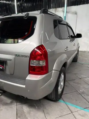 HYUNDAI-TUCSON-2009