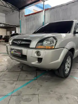 HYUNDAI-TUCSON-2.0 MPFI GL 16V 142CV 2WD GASOLINA 4P AUTOMÁTICO HYUNDAI-TUCSON-2009