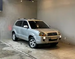 HYUNDAI TUCSON 2.0 MPFI GLS 16V 143CV 2WD FLEX 4P AUTOMÁTICO HYUNDAI TUCSON 2.0 MPFI GLS 16V 143CV 2WD FLEX 4P AUTOMÁTICO