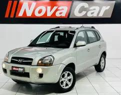 HYUNDAI TUCSON 2.0 MPFI GLS 16V 143CV 2WD GASOLINA 4P AUTOMÁTICO HYUNDAI TUCSON 2.0 MPFI GLS 16V 143CV 2WD GASOLINA 4P AUTOMÁTICO