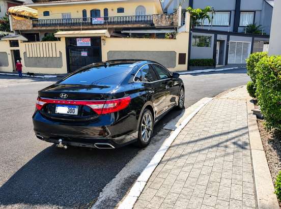 HYUNDAI-AZERA-3.0 MPFI GLS V6 24V GASOLINA 4P AUTOMÁTICO HYUNDAI-AZERA-2014