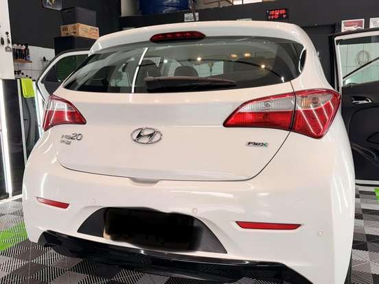 HYUNDAI-HB20-1.0 SPICY 12V FLEX 4P MANUAL HYUNDAI-HB20-2015