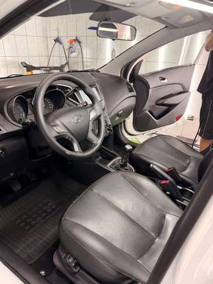 HYUNDAI-HB20-2015