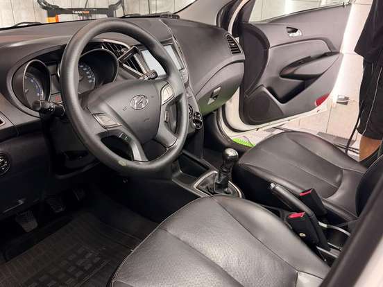 HYUNDAI-HB20-1.0 SPICY 12V FLEX 4P MANUAL HYUNDAI-HB20-2015