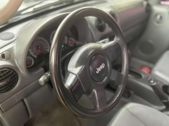 JEEP-CHEROKEE-2005