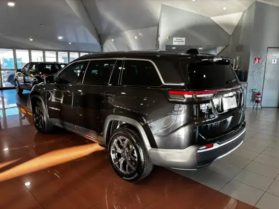JEEP-COMMANDER-2025