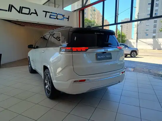 JEEP-COMMANDER-2022