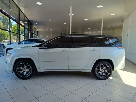 JEEP-COMMANDER-2022