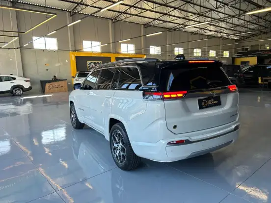 JEEP-COMMANDER-2024