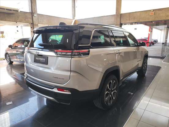 JEEP-COMMANDER-2024