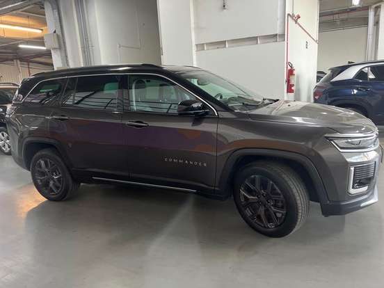 JEEP-COMMANDER-2025