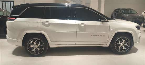 JEEP-COMMANDER-2024