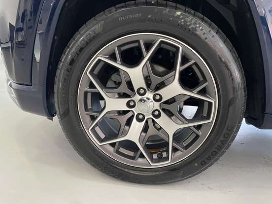 JEEP-COMMANDER-2024
