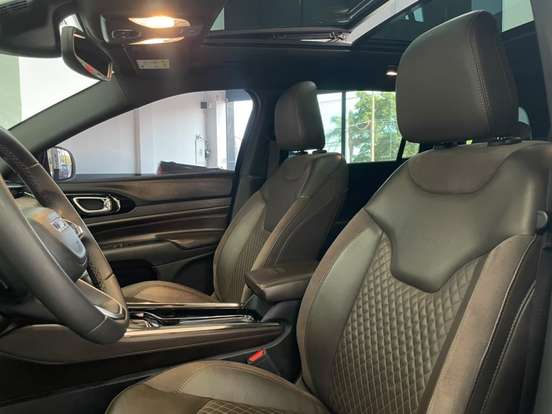 JEEP-COMMANDER-2024