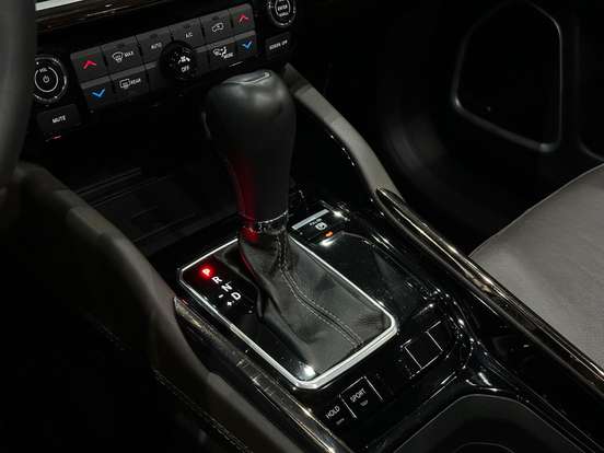 JEEP-COMMANDER-2022