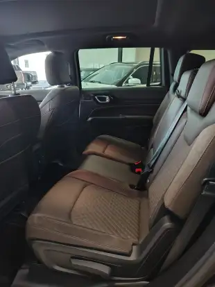 JEEP-COMMANDER-2.2 TURBO DIESEL OVERLAND AT9 JEEP-COMMANDER-2025